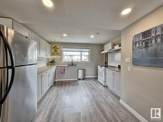 UofA Bike Lane-Train-Bus, Southgate Mall, Cental - 7