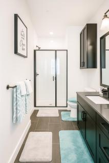 Cozy, chic deep Ellum apartment! - 9