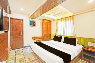 OYO 82677 Hotel Admire Suit - 0