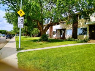 UofA Bike Lane-Train-Bus, Southgate Mall, Cental - 1