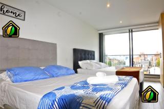 Stylish Loft with Pool, Sauna & Gym 24x7, Near Zona T! - 9