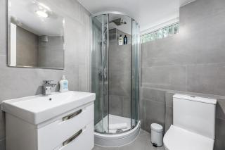 Brand New, Interior Designed House with Terrace - 9