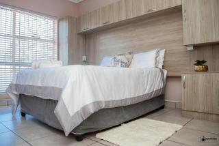 Emmanuel Guesthouse - 9