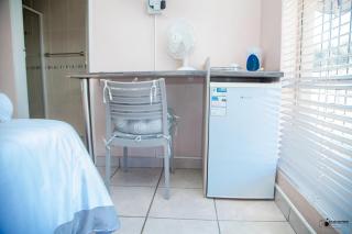 Emmanuel Guesthouse - 4