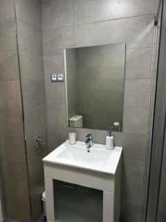 Apartamento 5 a 3 min caminando de la Estación de Bus y Tren María Zambrano 5 - 2