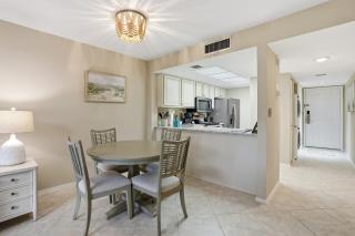 First Floor - End Unit With Lake Views - 1