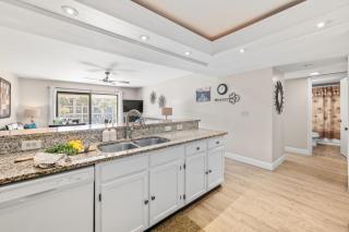 3BRPoolside Condo Near Beach - 5