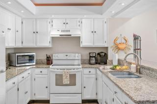 3BRPoolside Condo Near Beach - 4