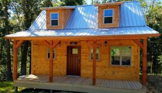Rustic Family-Friendly Accommodation with Jacuzzi near Huntington, West Virginia - 0