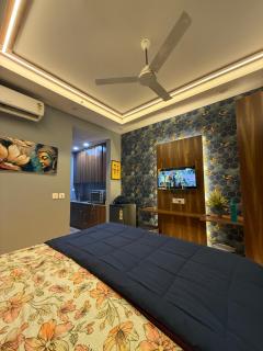 Luxurious kaverii - Greater Noida - 2