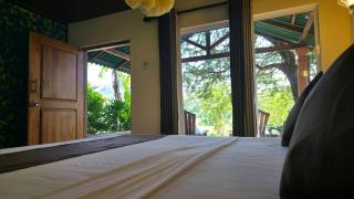 Sigiri Close-up View Guest - 7