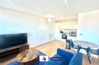 Sleeps 5 Ideal for Work Trips Up to 40 Percent OFF Old Trafford Modern Apartment - 8