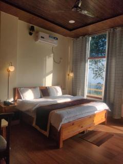 lake and woods - nakuchiyatal - 0