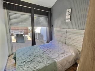 Beach House - 50 m - BEACH HOUSE - Parking - 2