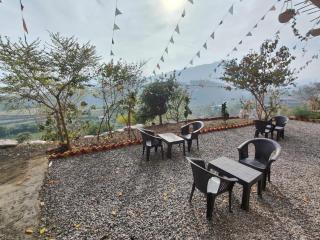 lake and woods - nakuchiyatal - 2