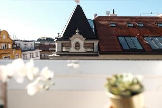 Central, Cozy & Stylish Apartment with Views - 4