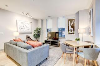 1BR Stylish Apartment With Rooftop Deck & Pool - 9