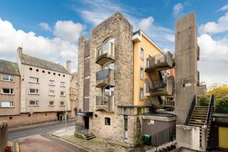 Royal Mile Retreat - 1