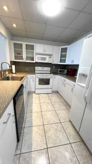 Sea Air Towers - Oceanfront Condo w Pool & Gym - 7