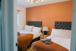 Modern City-Centre Group Stay, Sleeps 12, Free Parking, by Manchester Piccadilly - 4