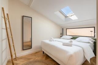 Spacious Paris Duplex for 4 Near Bastille - 1