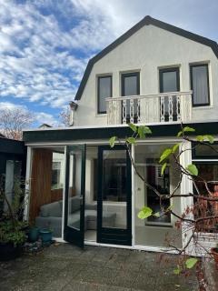 Characteristic Dutch home in historic center Gouda - 6
