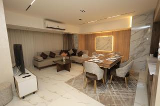 Luxury 3BR Modern with Nile View from All Rooms - 6