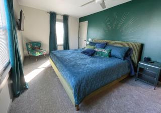 2 Bedroom Home - Posh Princeton Pad - 5