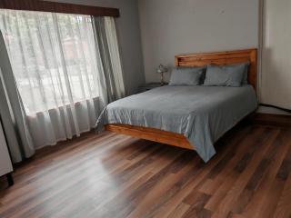 Yakhe spacious self catering accommodation - 4