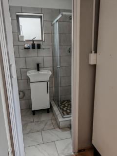 Yakhe spacious self catering accommodation - 7