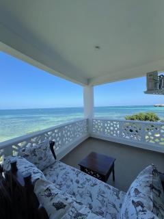 Beachfront Apartment Nyali,Seaview in all rooms - 9