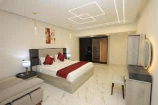 Luxury 3BR Modern with Nile View from All Rooms - 3