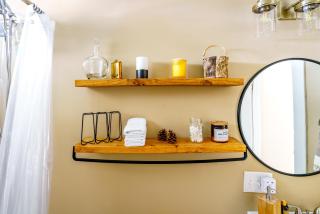 Prime Location Top Rated Free Parking Clean - 5