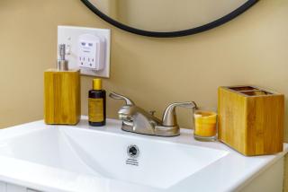 Prime Location Top Rated Free Parking Clean - 3