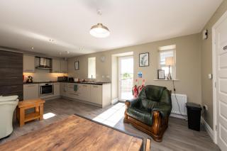 HAYLOFT, Hottub with views - 6