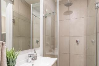 Luxe studio apartment in central Rosebank - 6