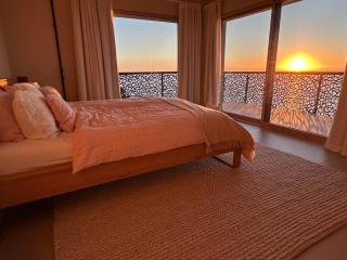 Luxury Villa with unmatched view and Sea-Fall Pool - 5