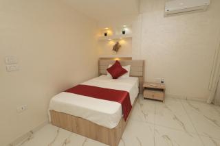 Luxury 3BR Modern with Nile View from All Rooms - 1