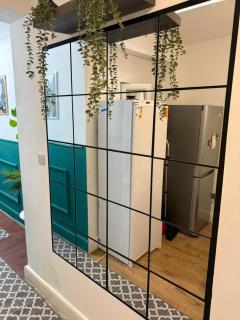 BE-1st Floor Quad Room in Wembley! - 2