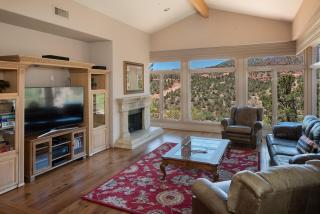 Elysian Escape Stunning Views Above-Ground Spa Private Trail to Creek Pet Family-Friendly - 2