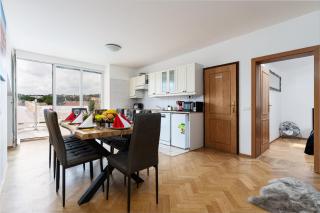 Royal Skyline Penthouse - 3