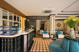 San Hotel & Pool - 1