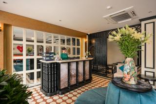 San Hotel & Pool - 9