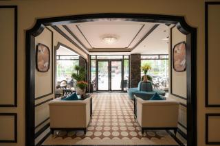 San Hotel & Pool - 6