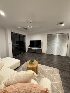 Modern Family Retreat in the Heart of Brabham - 5