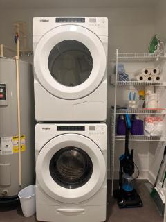 Luxury Downtown Apt with Parking, Gym, and Indoor Pool - 8