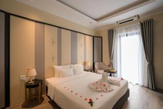 San Hotel & Pool - 8