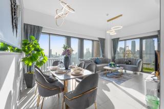 Stunning 3BR Burj Fountain view & Dubai Mall - 2