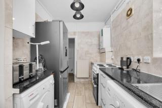 2BR Modern Spacious Comfort at Tulse Hill Sleeps 4 - 5