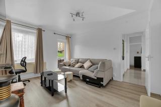 2BR Modern Spacious Comfort at Tulse Hill Sleeps 4 - 6